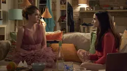 The Bold Type S02E02 Lunettes roses