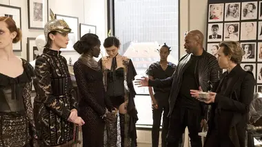 De celles qui osent S01E03 La femme qui se cache derrière ses vêtements