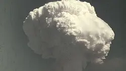 De Gaulle, la bombe à tout prix !