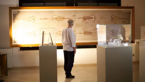 De l'ombre à la lumière Le Saint-Suaire