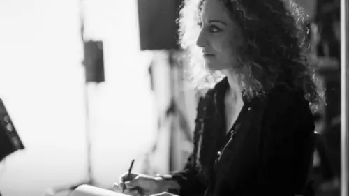 De l'ombre à la lumière Mona Achache