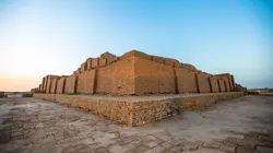 De la Perse à l'Iran : 3 000 ans de civilisations S01E01 Des Elamites à l'islam