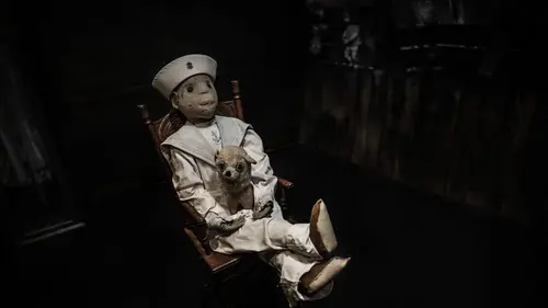 Deadly Possessions La Dibbuk box & Robert, la poupée diabolique