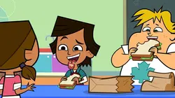 Défis extrêmes : retour à la maternelle S07E04 Roule ma poule !