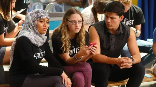 Degrassi : La Nouvelle Promo E08 #TuMeFollowJeTeFollow