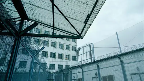 Dehors : La prison autrement