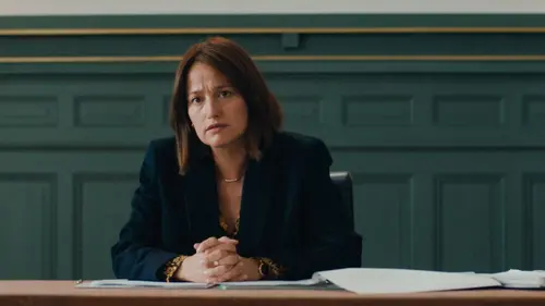 Délits mineurs S01E01 Elena