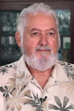 Photo Dennis E. Jones