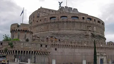 Derrière les portes du Vatican