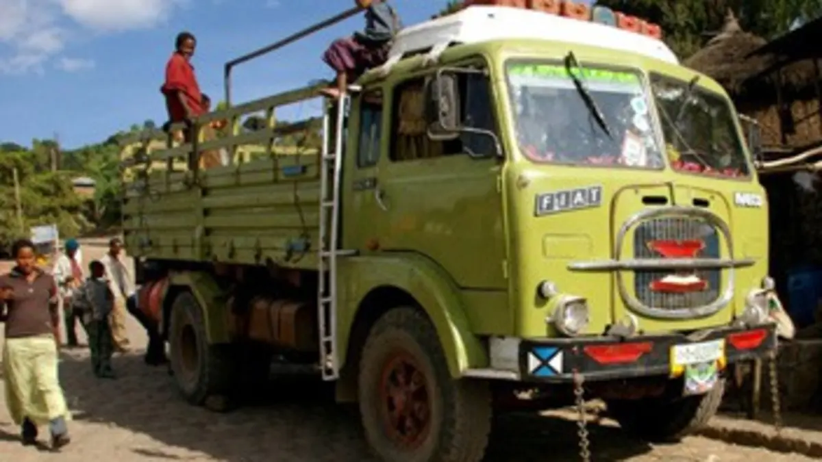 Des camions et des hommes S01E04 Ethiopie / Roumanie
