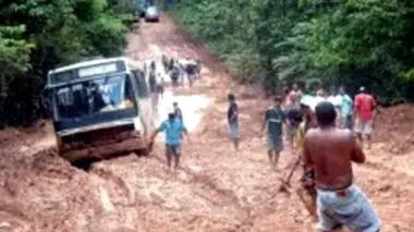 Cameroun / Brésil : les routes de boue