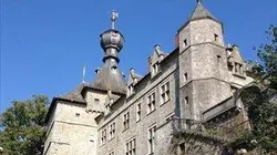 Des châteaux et des hommes