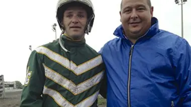 Des chevaux, des hommes et du cash