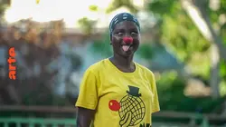 Des clowns dans les bidonvilles