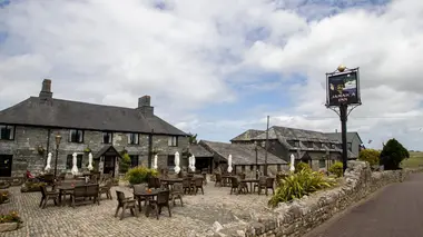 Des crimes presque parfaits Peyrebeille, l'auberge rouge