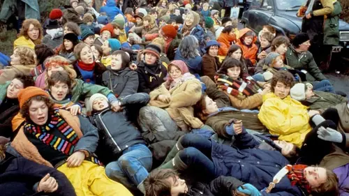 Des femmes face aux missiles