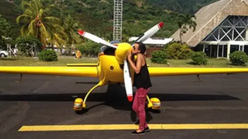 Des îles et des ailes E03 Feuille morte à Moorea