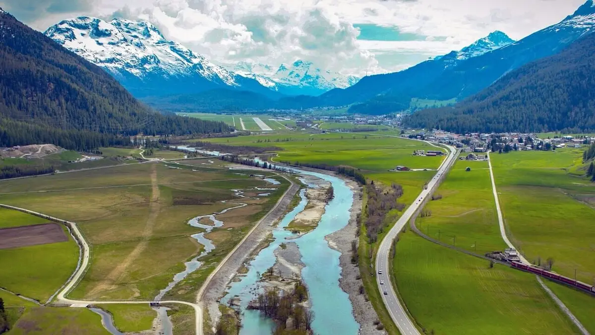 Des mains vertes pour la nature Engagés pour l'Inn, une rivière alpine revitalisée