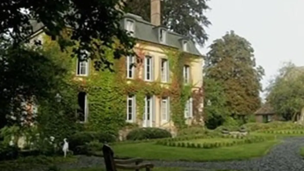 Des maisons et des hôtes S02E02 La Magnanerie, la ferme des Vonezins, le château Les Parcs Fontaines