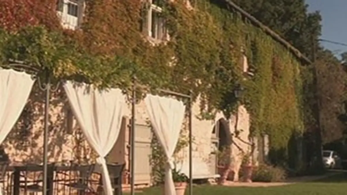Des maisons et des hôtes S02E08 Le Lavoir du Lauzon, le Cloître Saint-Joseph, le Relais de Roquefereau