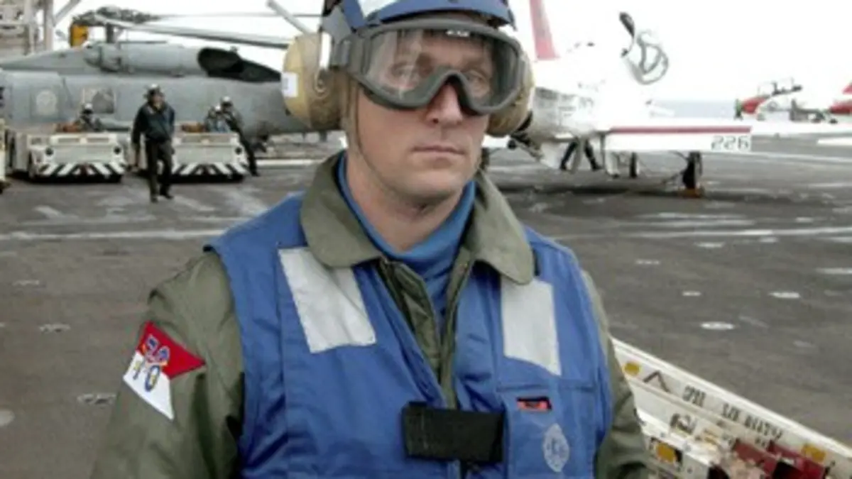 Des métiers dangereux A bord d'un porte-avions