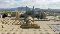 Des monuments et des hommes