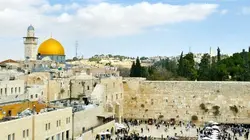 Des monuments et des hommes