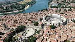 Des racines et des ailes Passion patrimoine : Le pays d'Arles
