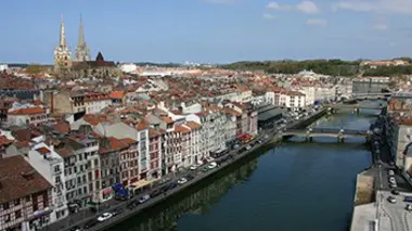 Des racines et des ailes Passion patrimoine : Au Pays basque, entre Bayonne et Saint-Sébastien