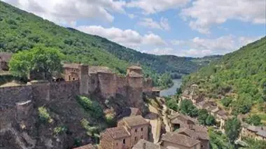 Des racines et des ailes Passion patrimoine : mon village en Aveyron