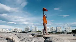 Des rêves de vacances en béton