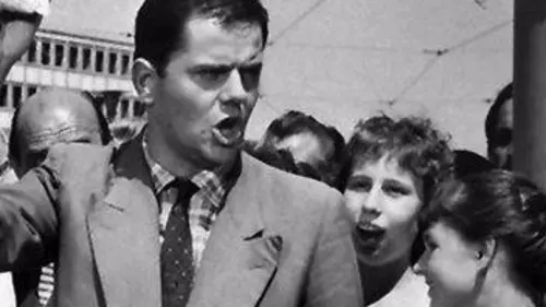 Des roses pour le procureur