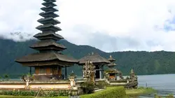 Des trains pas comme les autres E28 Indonésie, de Java à Bali (1/2) en streaming