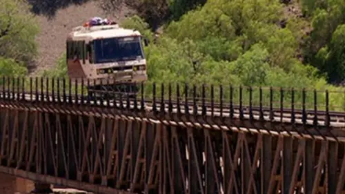 Des trains pas comme les autres S02E00 Bolivie (1/2)