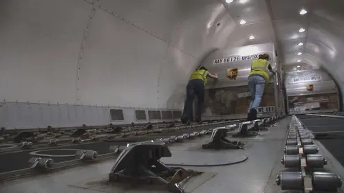 Des usines XXL S01E06 UPS, Brompton, Rold, Nongshim