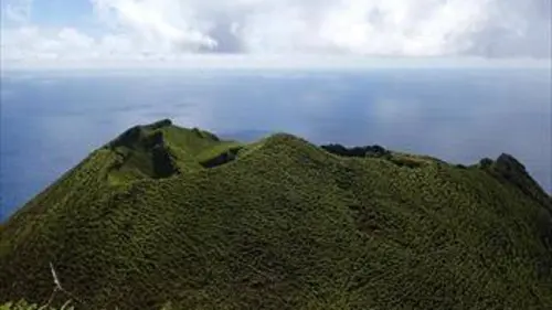 Des volcans aux lagons
