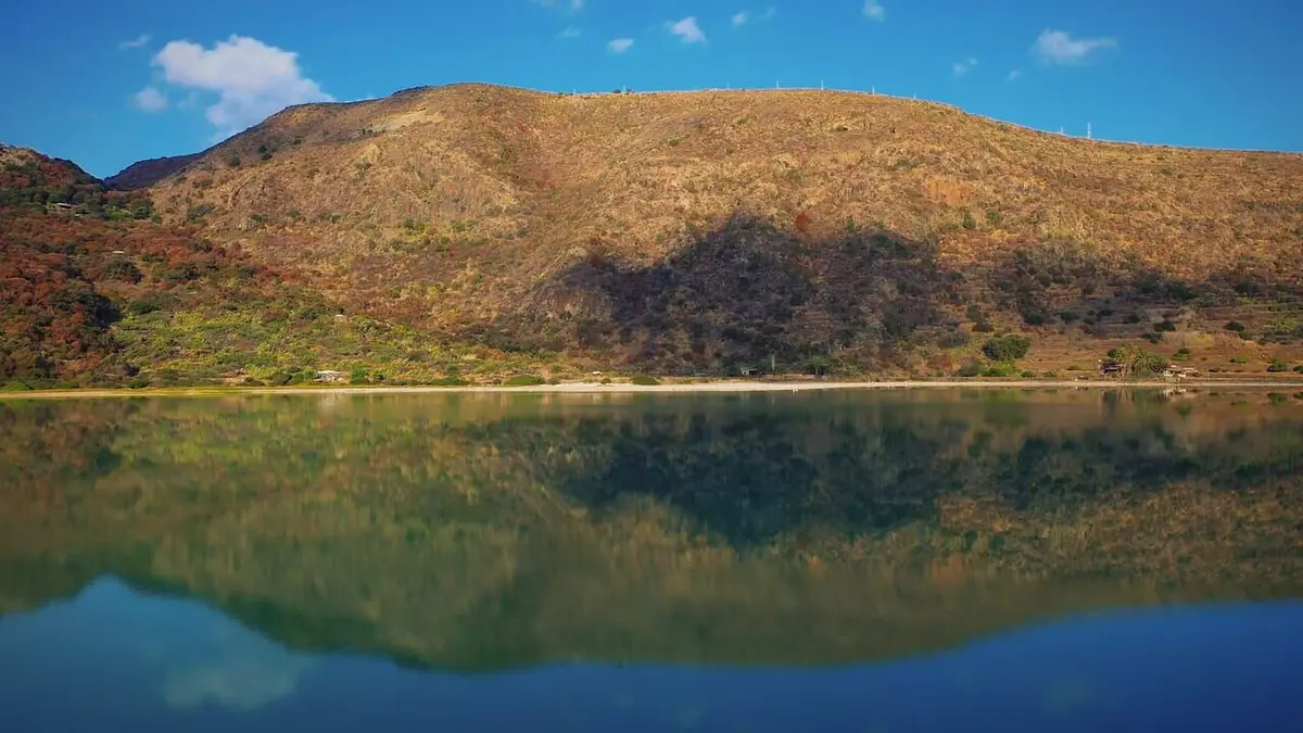 Des volcans et des hommes Pantelleria, la perle noire de Méditerranée