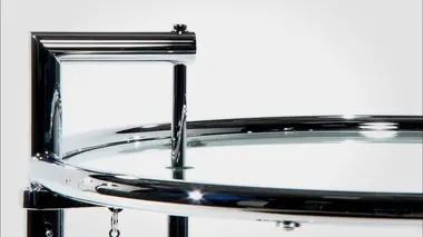 La table d'appoint E1027 d'Eileen Gray