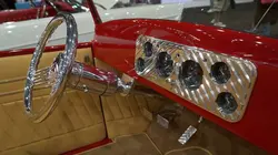 Design auto Pari risqué