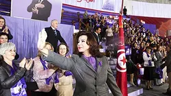 Despot Housewives E01 Les grandes dépensières