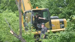 Destruction tout bénef ! Le cimetière des toilettes