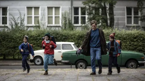 Deutschland 89 S03E01 Kyrie Eleison