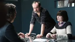 Deux flics sur les docks S02E02 Du sang et du miel