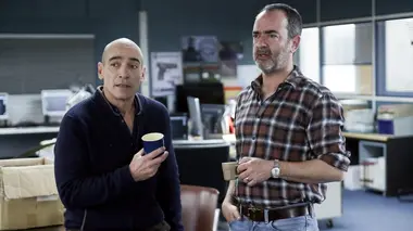 Deux flics sur les docks S05E01 Longue distance