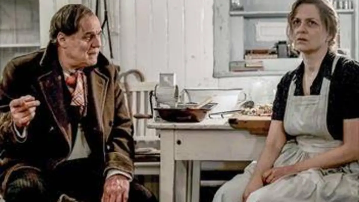Deux hommes en costume