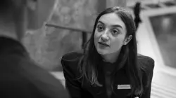 Deux personnes échangeant de la salive