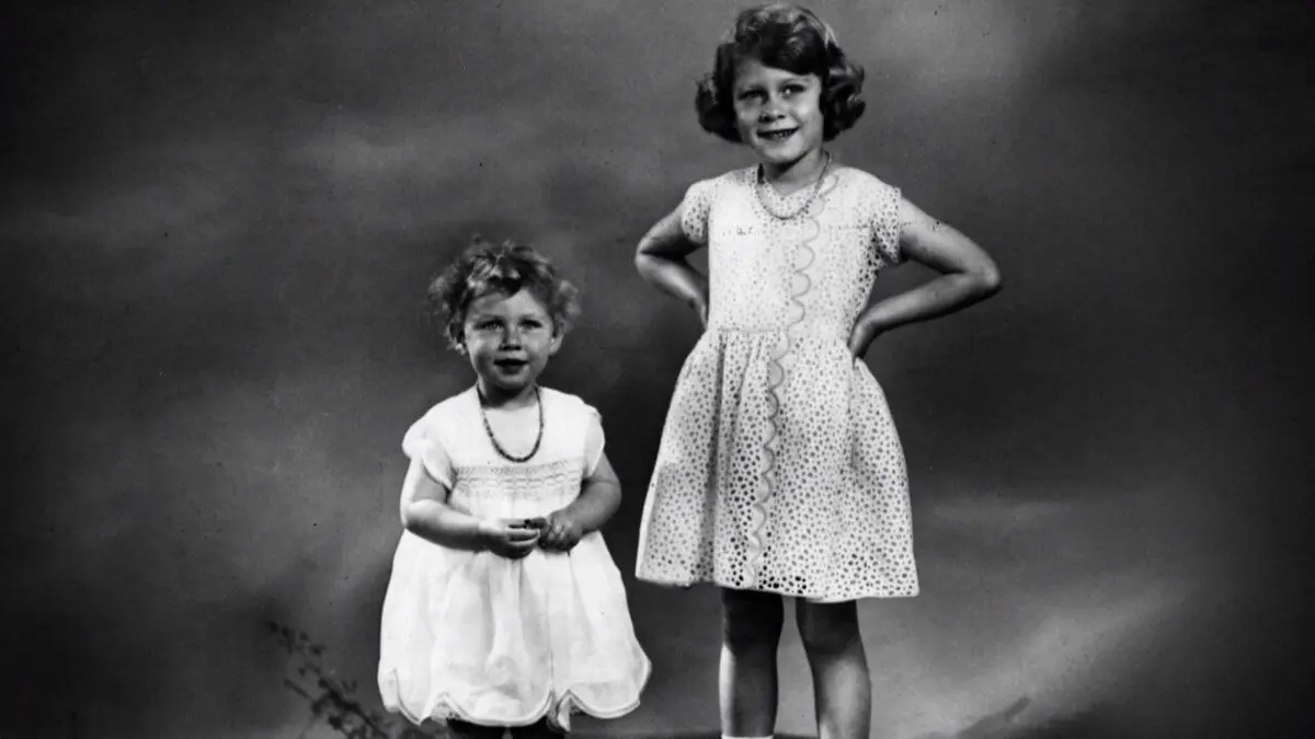 Deux soeurs, une histoire Elizabeth II et la Princesse Margaret