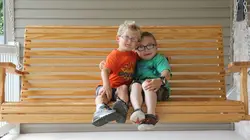 Deux sur un million S01E01 Garçons d'acier