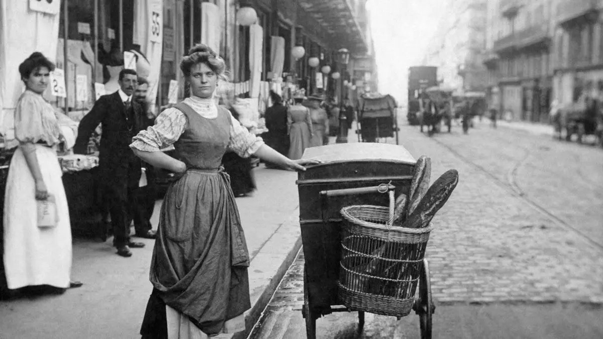 Devantures : flâner à travers la Belle Epoque E01