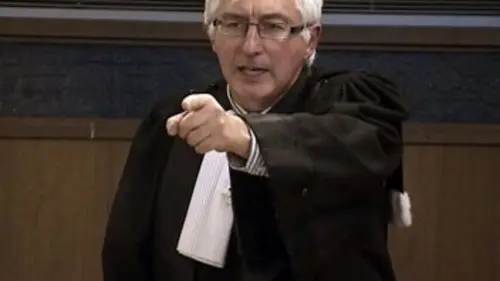 Devoir d'enquête La cour des miracles : la justice en accéléré